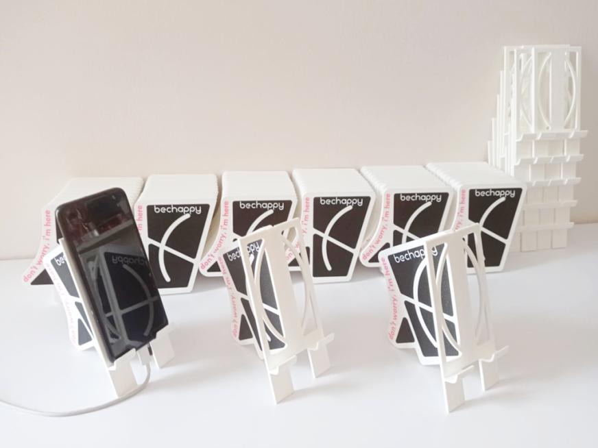 3d-nyomtatott-asztali-telefontarto-manubim.png